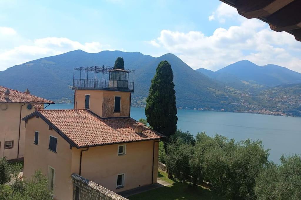 La Corte Del Cigno Monte Isola Exterior photo