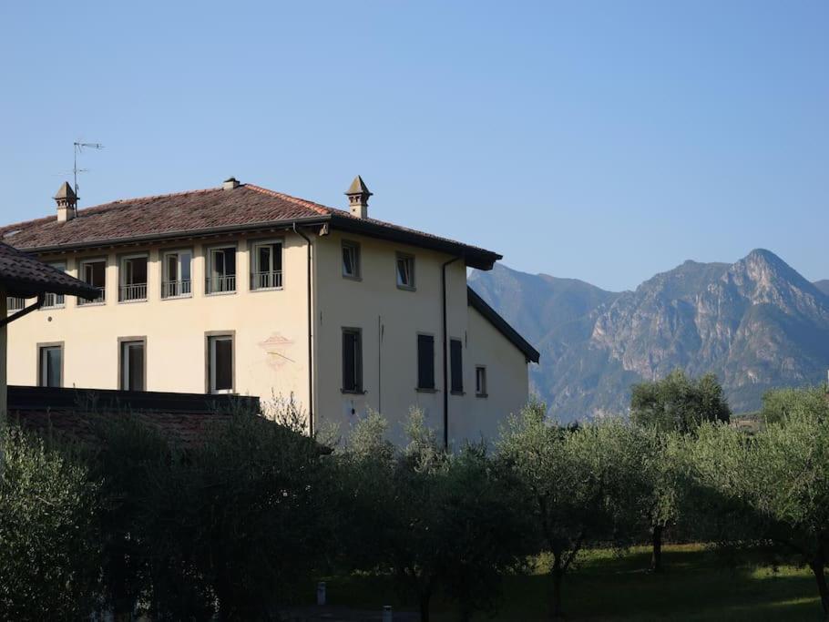 La Corte Del Cigno Monte Isola Exterior photo